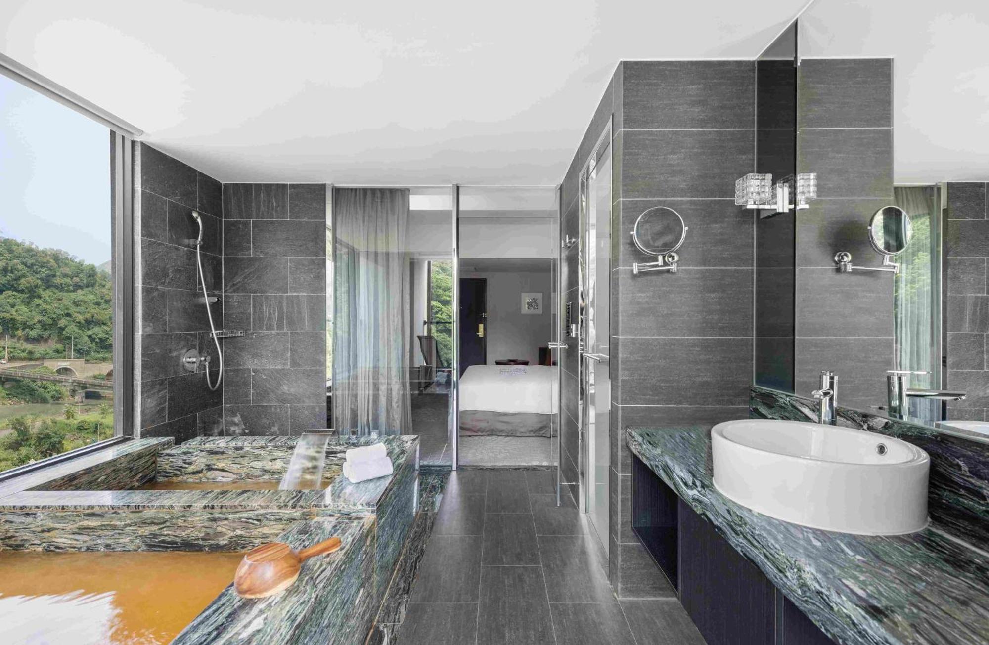 Lakeshore Hotel סואו מראה חיצוני תמונה